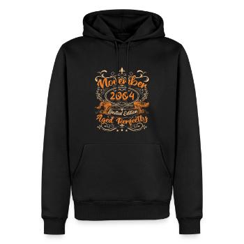 November 2004 Limitierte Auflage - Männer Premium Bio Hoodie - Schwarz - Vorne - Nico (187cm)