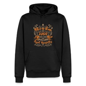 November 2000 Limitierte Auflage - Männer Premium Bio Hoodie - Schwarz - Vorne - Nico (187cm)