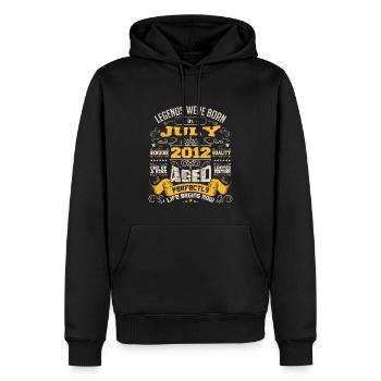 Legends were born in July 2012 | Aged Perfectly - Men’s Premium Organic Hoodie - black - Front - Nico (187cm)