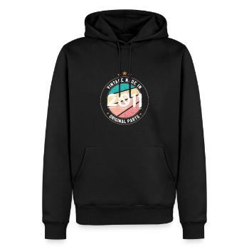Geburtstagsgeschenk 2011 Frauen | Jahrgang 2011 - Männer Premium Bio Hoodie - Schwarz - Vorne - Nico (187cm)