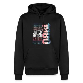 Edition limitée depuis 1980 Anniversaire Millésime 1980 - Sweat à capuche Premium bio Homme - noir - Devant - Nico (187cm)