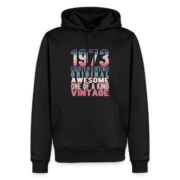 Edition limitée depuis 1973 Anniversaire Millésime 1973 - Sweat à capuche Premium bio Homme - noir - Devant - Nico (187cm)