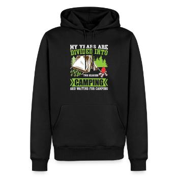 Camping Years - Männer Premium Bio Hoodie - Schwarz - Vorne - Nico (187cm)