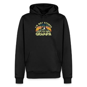Lustig, ich bin nicht im Ruhestand, ich bin ein professioneller Grampa - Männer Premium Bio Hoodie - Schwarz - Vorne - Nico (187cm)