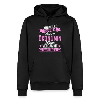 Niemand ist perfekt als Ökonom aber nah dran funny - Männer Premium Bio Hoodie - Schwarz - Vorne - Nico (187cm)
