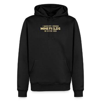 Ich navigiere durch Minenfelder So weit, so gut, lustig - Männer Premium Bio Hoodie - Schwarz - Vorne - Nico (187cm)