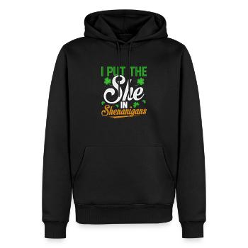 I Put The She In Shenanigans - Männer Premium Bio Hoodie - Schwarz - Vorne - Nico (187cm)