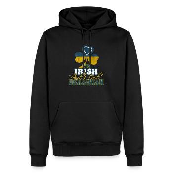 Ich bin Ire, aber ich fühle mich ukrainisch - Männer Premium Bio Hoodie - Schwarz - Vorne - Nico (187cm)
