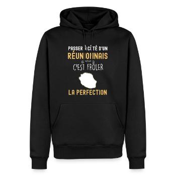 Homme Réunionnais Perfection - Sweat à capuche Premium bio Homme - noir - Devant - Nico (187cm)