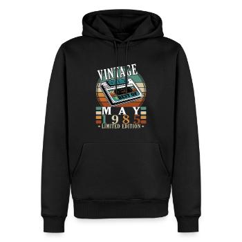 May 1985 - Männer Premium Bio Hoodie - Schwarz - Vorne - Nico (187cm)