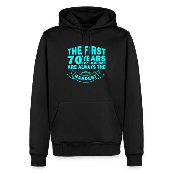 70 Jahre Kindheit sind immer die härtesten - Männer Premium Bio Hoodie - Schwarz - Vorne - Nico (187cm)