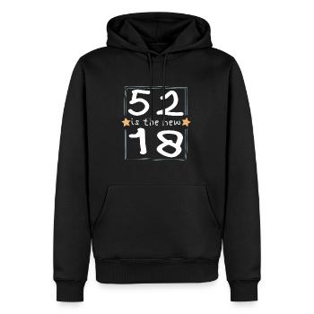 52 is the new 18 Kinderschrift - Männer Premium Bio Hoodie - Schwarz - Vorne - Nico (187cm)