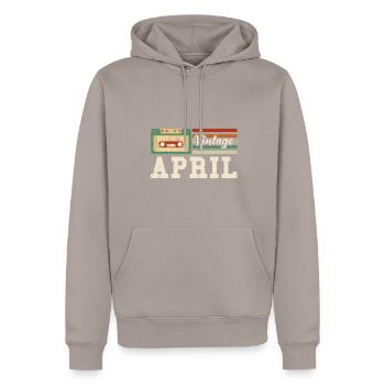77. Geburtstag April Jahrgang 1946 Vintage - Männer Premium Bio Hoodie - Taupe - Vorne - Nico (187cm)