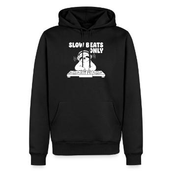 Slow Beats Sloth DJ - Männer Premium Bio Hoodie - Schwarz - Vorne - Nico (187cm)