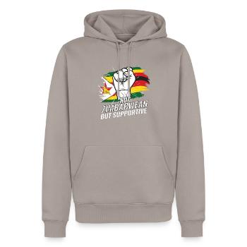 Pas zimbabwéen mais un drapeau zimbabwéen favorable - Sweat à capuche Premium bio Homme - taupe - Devant - Nico (187cm)