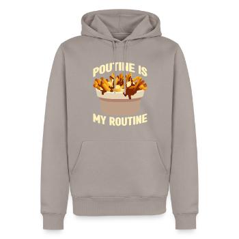 Poutine Canada Fast Food Specialty - Men’s Premium Organic Hoodie - taupe - Front - Nico (187cm)