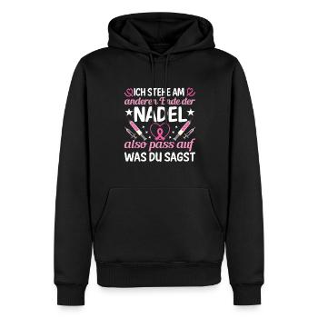 Ich Stehe Am Anderen Ende Der Nadel - Männer Premium Bio Hoodie - Schwarz - Vorne - Nico (187cm)