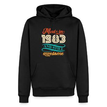 Hergestellt im Jahr 1983 und immer noch großartig - Männer Premium Bio Hoodie - Schwarz - Vorne - Nico (187cm)