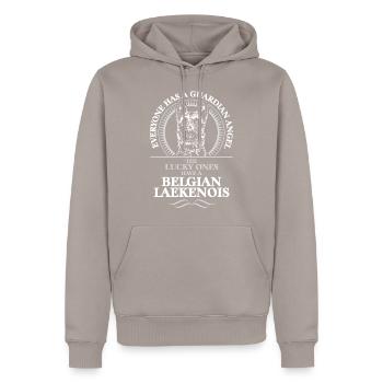 BELGIAN LAEKENOIS Guardian Angel WILSIGNS - Männer Premium Bio Hoodie - Taupe - Vorne - Nico (187cm)