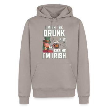 St Patricks Day Spruch Kiss me Im Irish Leprechaun - Männer Premium Bio Hoodie - Taupe - Vorne - Nico (187cm)