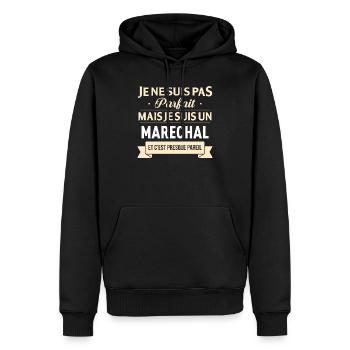 Je Ne Suis Pas Parfait Mais Je Suis Un Marechal... - Sweat à capuche Premium bio Homme - noir - Devant - Nico (187cm)