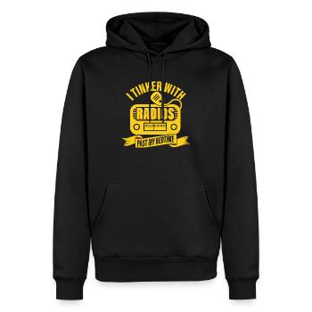 Je bricole avec des radios devant ma radio amateur au coucher - Sweat à capuche Premium bio Homme - noir - Devant - Nico (187cm)