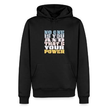 Niemand bist du und das ist deine Macht - Männer Premium Bio Hoodie - Schwarz - Vorne - Nico (187cm)