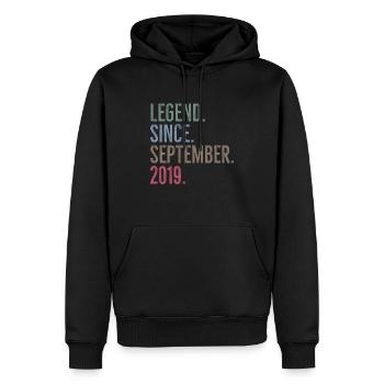 Légende depuis septembre 2019 - Sweat à capuche Premium bio Homme - noir - Devant - Nico (187cm)