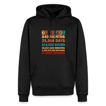70e anniversaire - Sweat à capuche Premium bio Homme - noir - Devant - Nico (187cm)