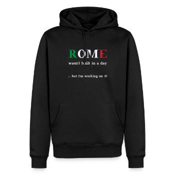 Rome wasn't built in a day but I'm working on it - Männer Premium Bio Hoodie - Schwarz - Vorne - Nico (187cm)