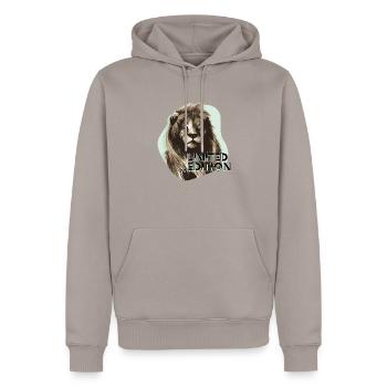 Lion - Männer Premium Bio Hoodie - Taupe - Vorne - Nico (187cm)