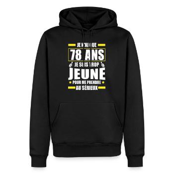 j ai 78 ans / cadeau anniversaire 78 ans - Sweat à capuche Premium bio Homme - noir - Devant - Nico (187cm)