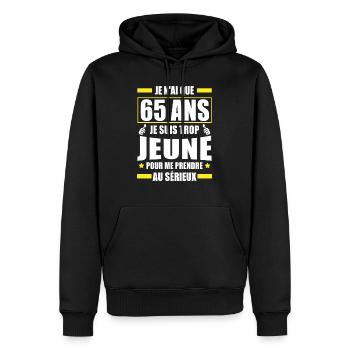 je n ai que 65 ans / humour anniversaire 65 ans - Sweat à capuche Premium bio Homme - noir - Devant - Nico (187cm)