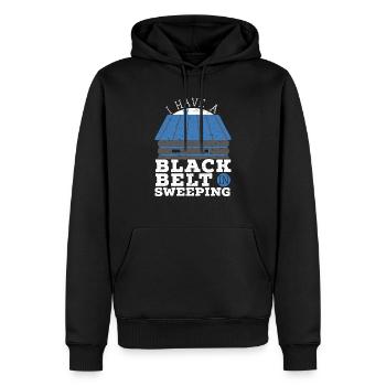 Ich habe einen schwarzen Gürtel im fegenden Schornsteinfeger - Männer Premium Bio Hoodie - Schwarz - Vorne - Nico (187cm)