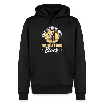 Trainiere weiter, bis der Gürtel schwarzes Taekwondo wird - Männer Premium Bio Hoodie - Schwarz - Vorne - Nico (187cm)