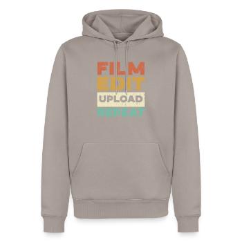 Filmbearbeitung Upload Repeat Content Creator Vlogger - Männer Premium Bio Hoodie - Taupe - Vorne - Nico (187cm)