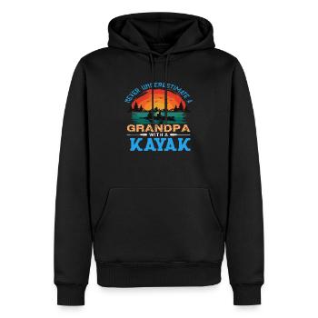 Never Underestimate a Grandpa with a Kayak - Männer Premium Bio Hoodie - Schwarz - Vorne - Nico (187cm)