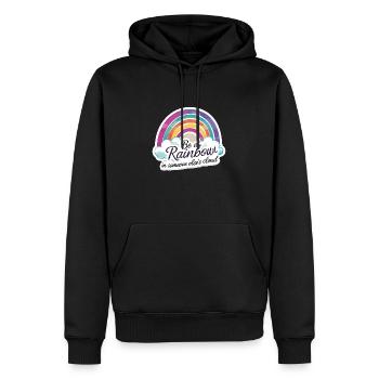 Sei ein Regenbogen in der Wolke eines anderen Bunten - Männer Premium Bio Hoodie - Schwarz - Vorne - Nico (187cm)