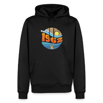 Retro 1962 – Limitierte Auflage Zeitlos 63. - Männer Premium Bio Hoodie - Schwarz - Vorne - Nico (187cm)