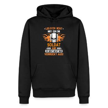 SOLDAT - Männer Premium Bio Hoodie - Schwarz - Vorne - Nico (187cm)