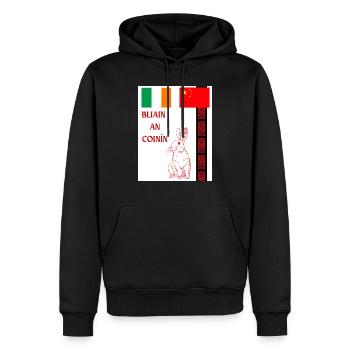 BLIAIN AN COINÍN, Jahr des Kaninchens auf Irisch - Männer Premium Bio Hoodie - Schwarz - Vorne - Nico (187cm)