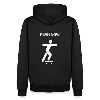 Skateboard T-Shirt für Skateboarder. PUSH NOW - Männer Premium Bio Hoodie - Schwarz - Hinten - Nico (187cm)