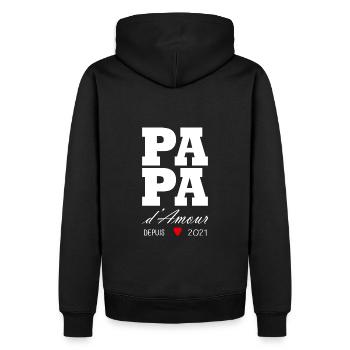 Papa d amour depuis 2021 - Sweat à capuche Premium bio Homme - noir - Dos - Nico (187cm)