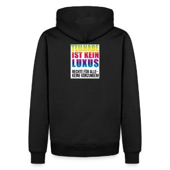 Teilhabe ist kein Luxus keine Kürzungen - Männer Premium Bio Hoodie - Schwarz - Hinten - Nico (187cm)