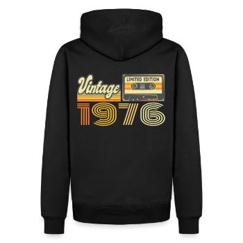 Vintage 1976 Kassette Mixtape - 44. Geburtstag - Männer Premium Bio Hoodie - Schwarz - Hinten - Nico (187cm)