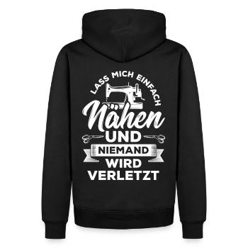 Lass mich einfach Nähen und niemand wird verletzt - Männer Premium Bio Hoodie - Schwarz - Hinten - Nico (187cm)