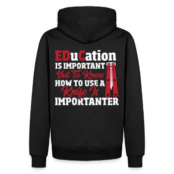 L’éducation est importante pour la chasse aux collectionneurs de couteaux - Sweat à capuche Premium bio Homme - noir - Dos - Nico (187cm)