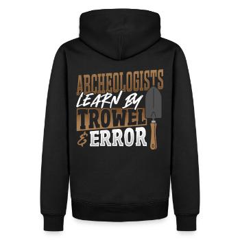 Archeologists Learn By Trowel & Error Archaeology - Männer Premium Bio Hoodie - Schwarz - Hinten - Nico (187cm)