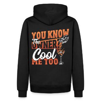 You Know The Owner? Cool Me Too Bartender - Männer Premium Bio Hoodie - Schwarz - Hinten - Nico (187cm)