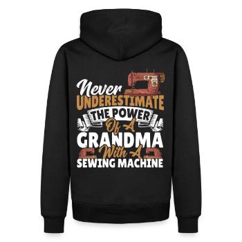 Unterschätze niemals eine Oma mit einer - Männer Premium Bio Hoodie - Schwarz - Hinten - Nico (187cm)